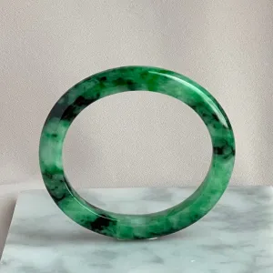102653 53.2mm Intense Green Oval Jadeite Bangle