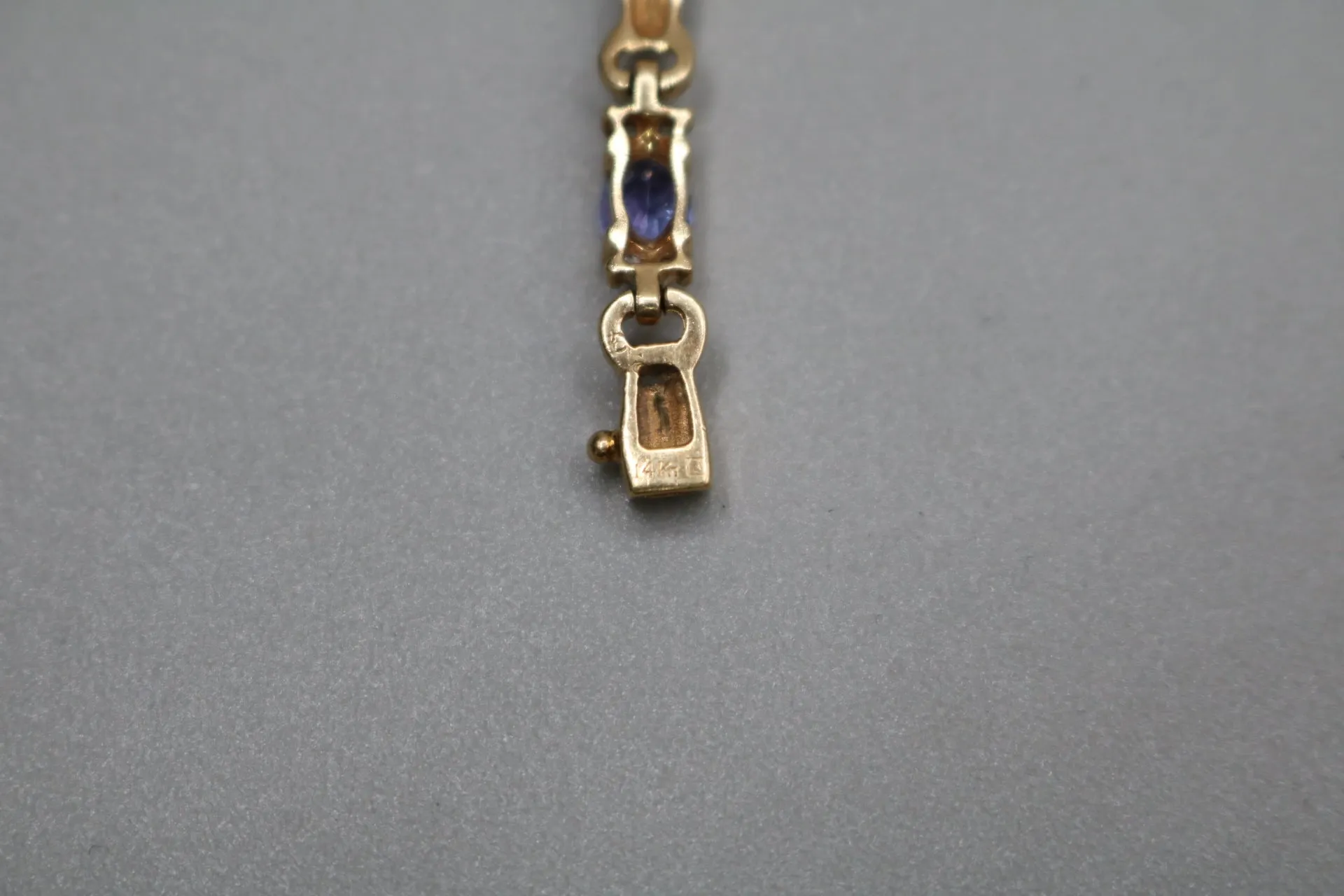 14K Yellow Gold Diamond and Purple Stone Bracelet (7 Inches) (0.32 CTW)