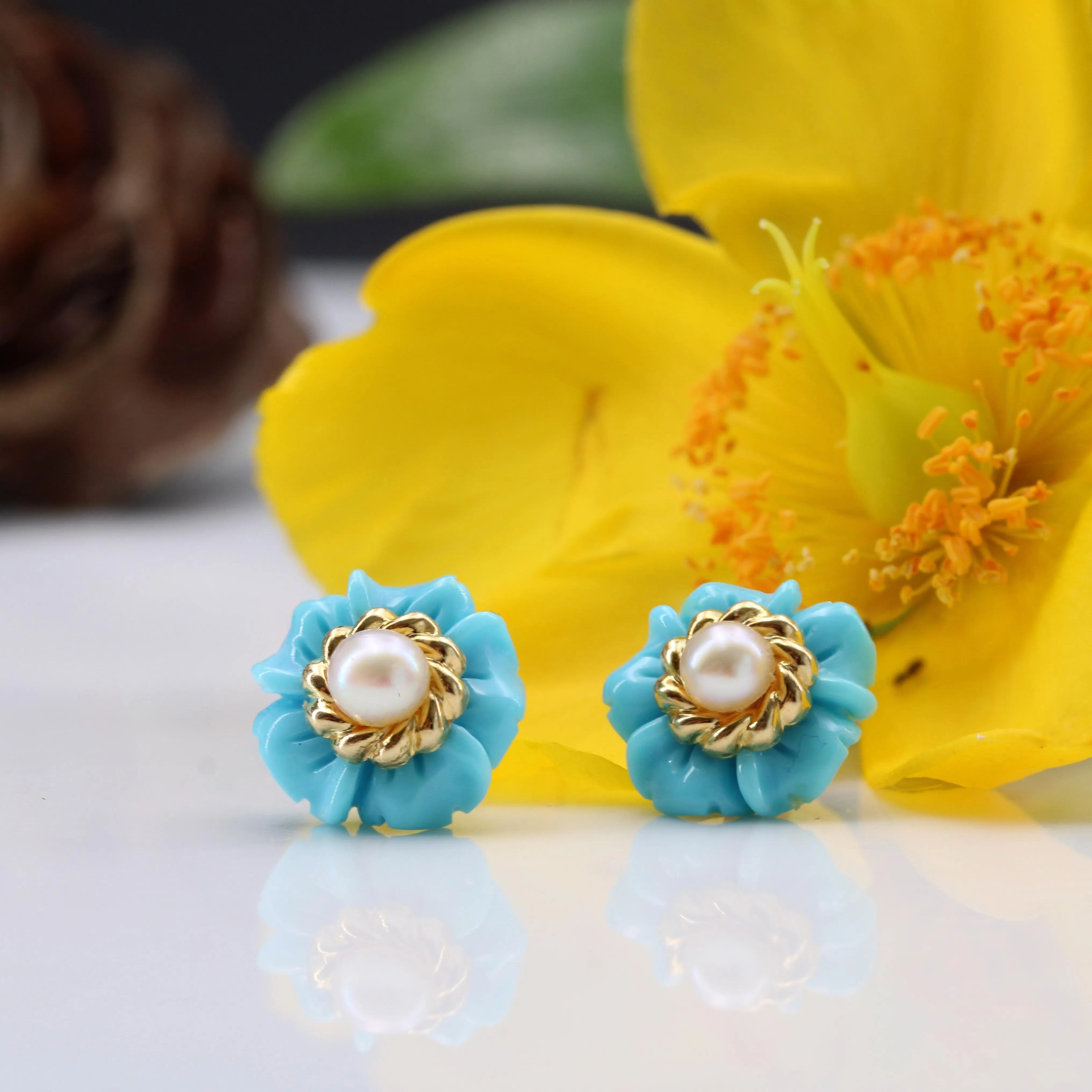1960s Turquoise Cultured Pearl 18 Karat Yellow Gold Flower Stud Earrings