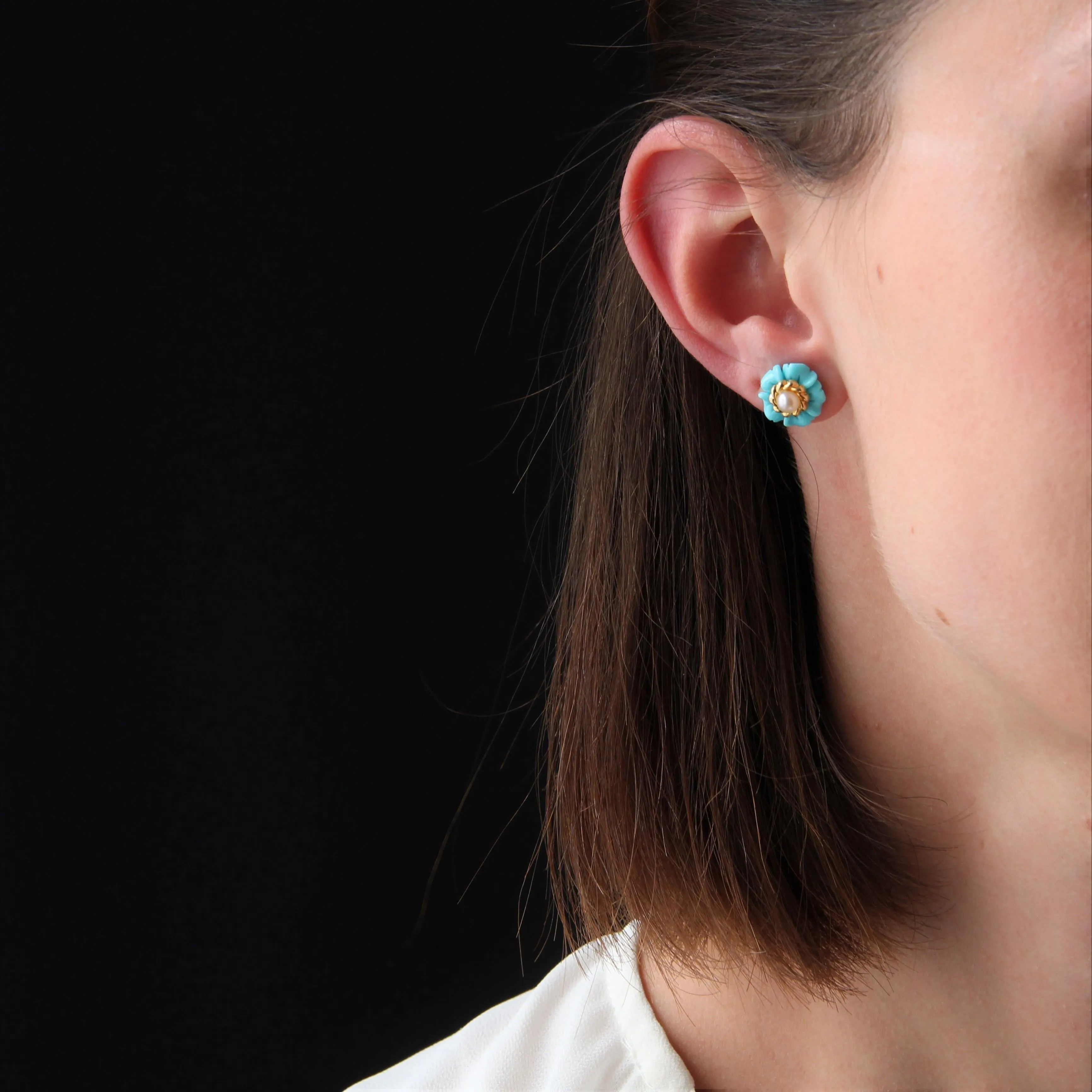 1960s Turquoise Cultured Pearl 18 Karat Yellow Gold Flower Stud Earrings