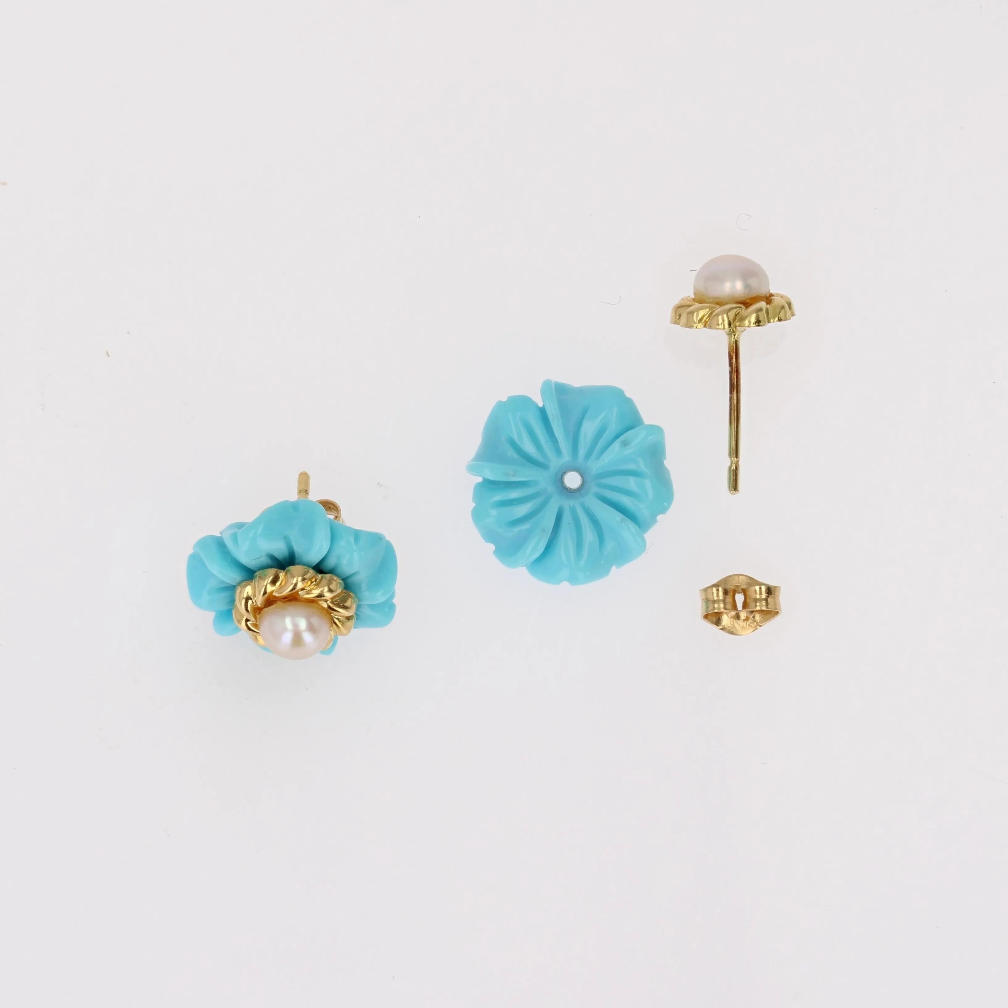 1960s Turquoise Cultured Pearl 18 Karat Yellow Gold Flower Stud Earrings
