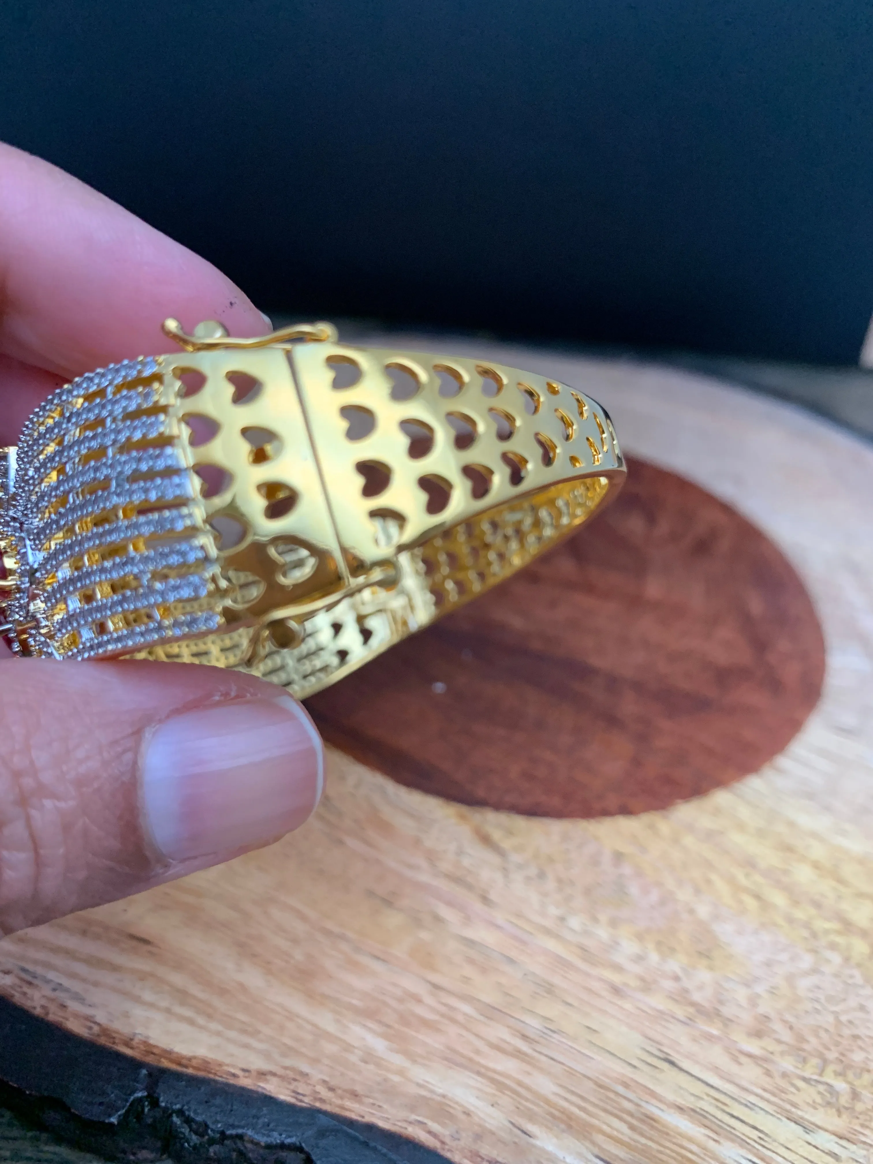 AD Wine Red Stone Openable Bracelet