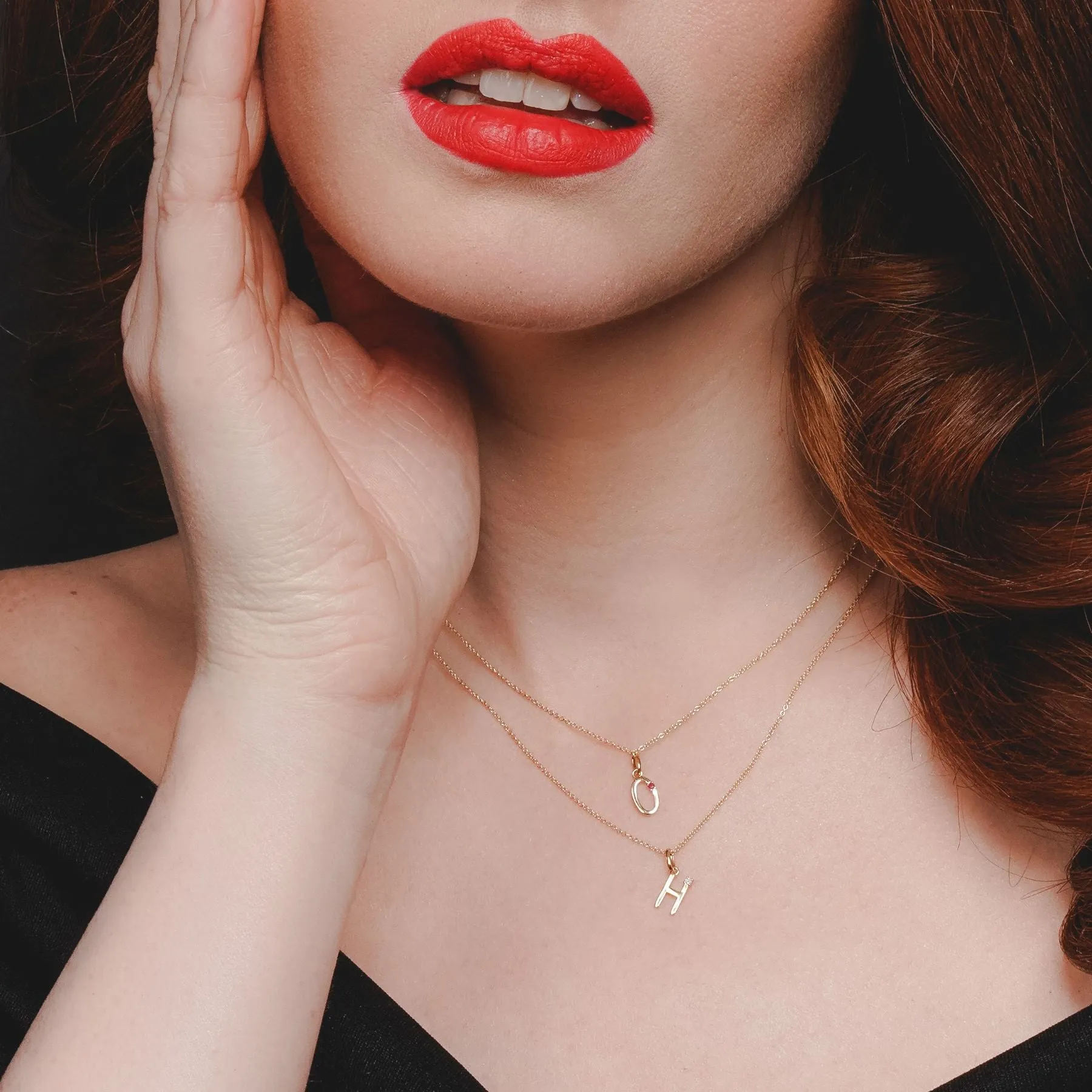 Initiale H Rubin Anfangsbuchstaben Kette in 9ct Gelb Gold