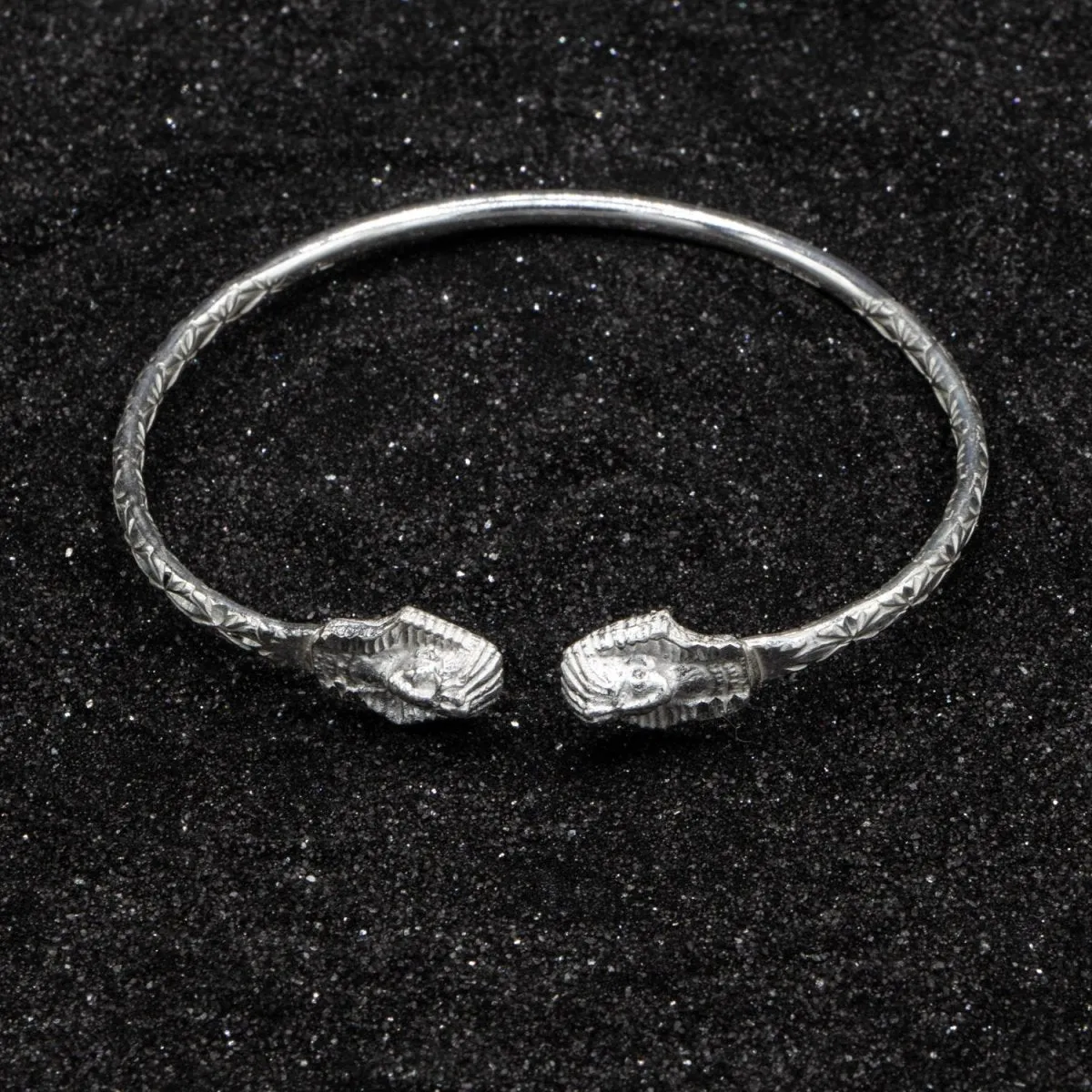 Light Sphinx Bangle with Calypso Pattern