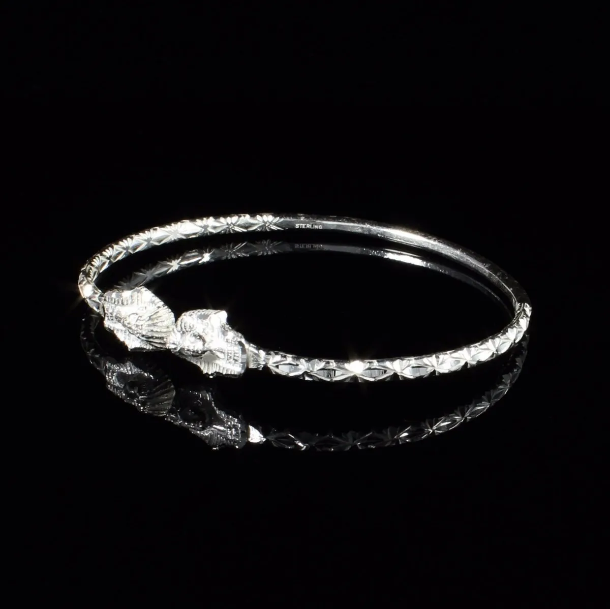 Light Sphinx Bangle with Calypso Pattern