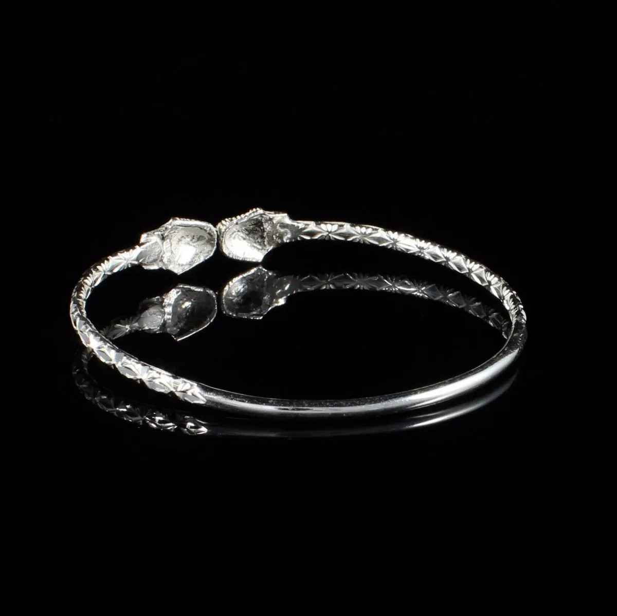 Light Sphinx Bangle with Calypso Pattern