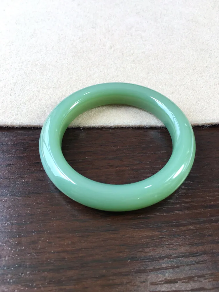 Natural Jade Bangle Nephrite Bangle Internal Diameter 55.1mm NBE027