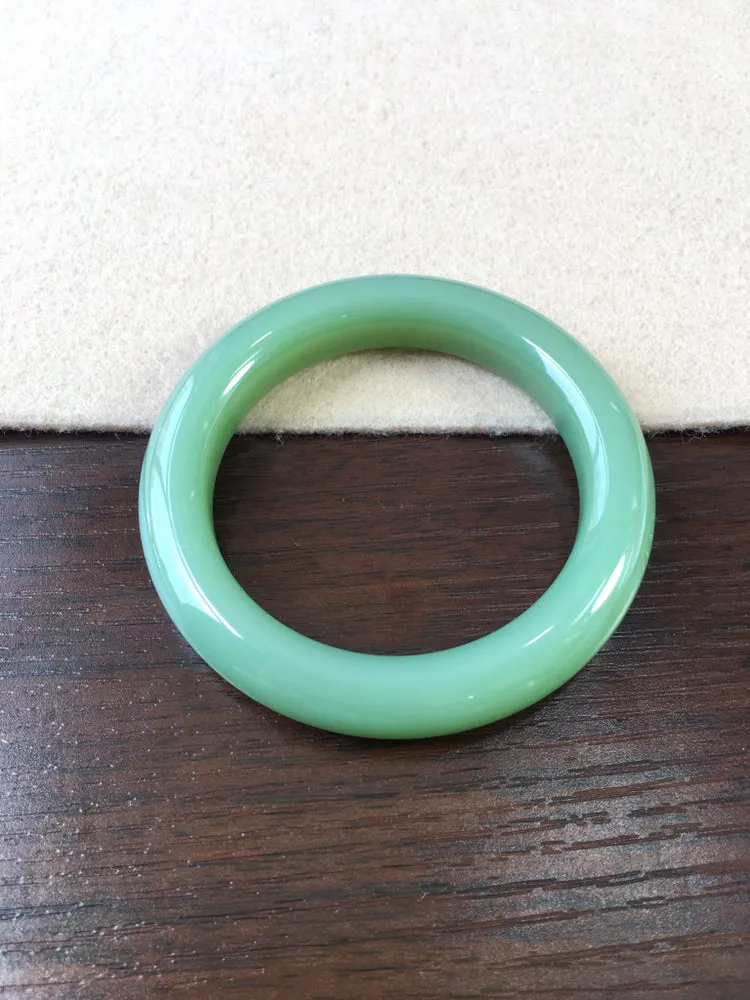 Natural Jade Bangle Nephrite Bangle Internal Diameter 55.1mm NBE027