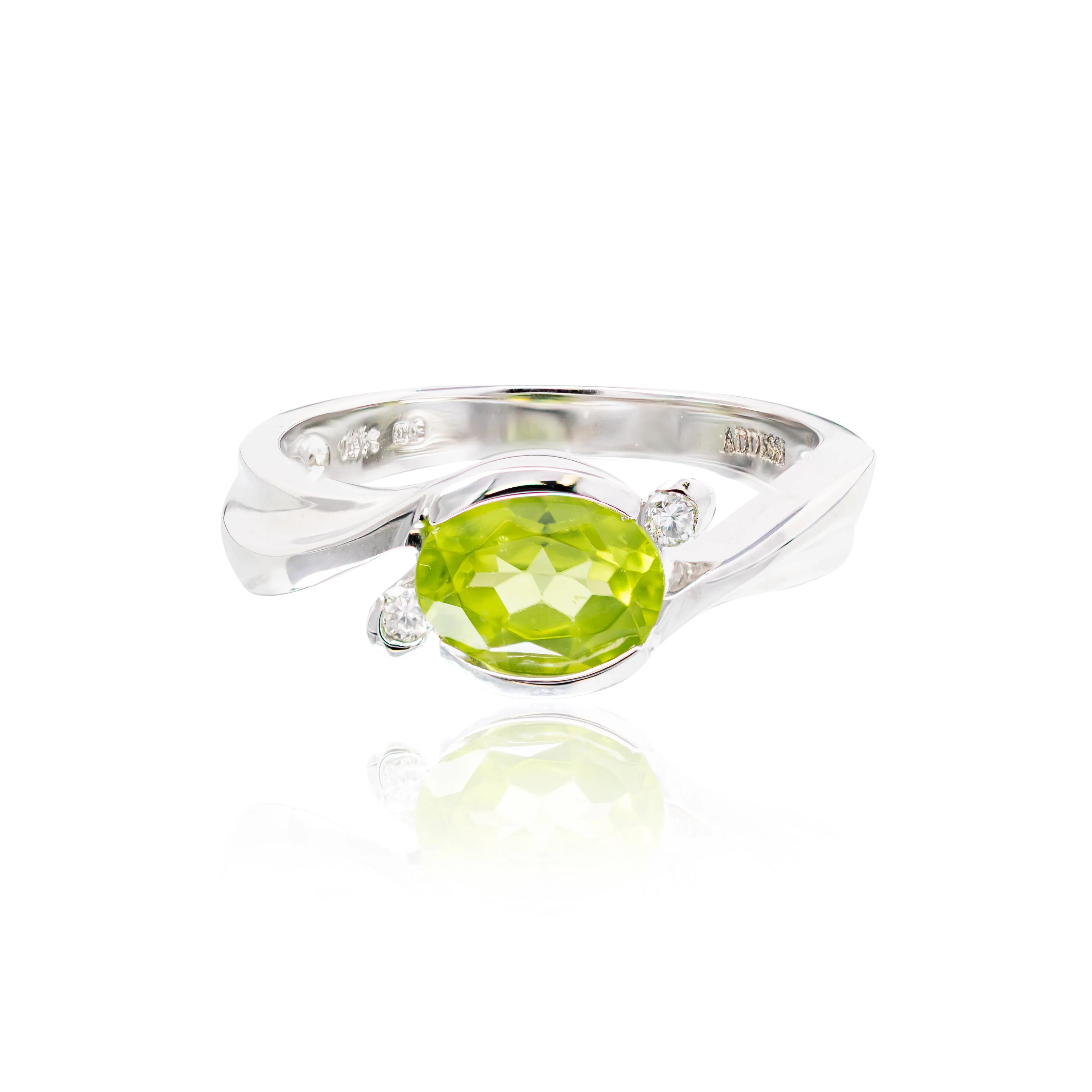 OVAL SHAPED PERIODT RING WITH 2 DIAMONDS.03CTW.