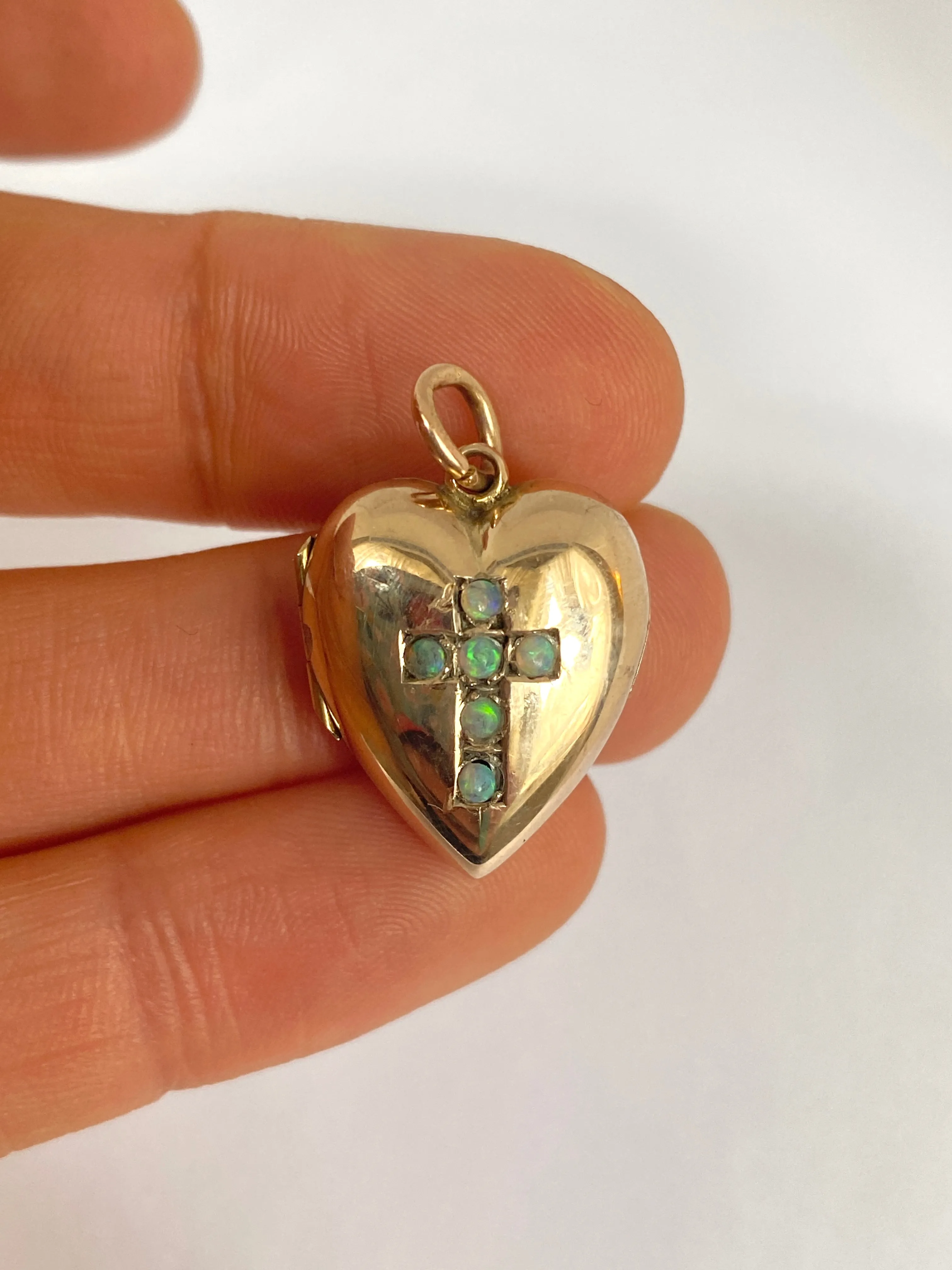 Vintage 18ct Gold Heart locket with Opal Crucifix