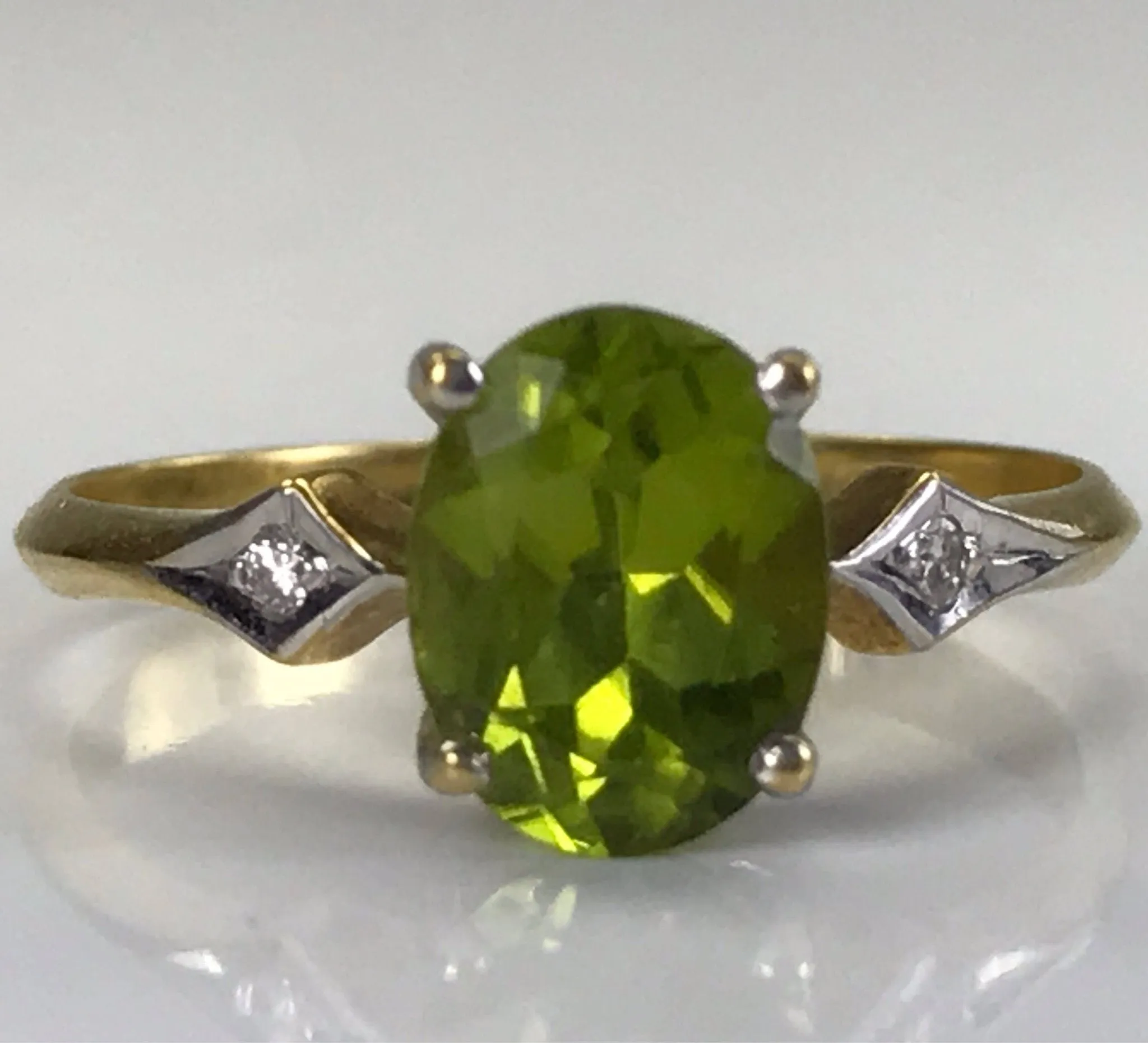 Vintage Peridot and Diamond Ring in 18K Gold. August Birthstone. 16th Anniversary.