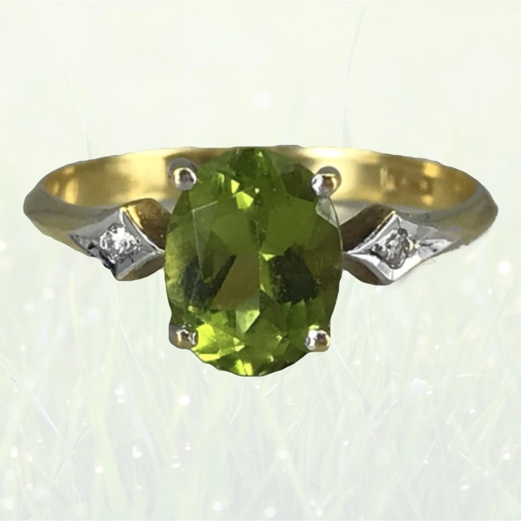 Vintage Peridot and Diamond Ring in 18K Gold. August Birthstone. 16th Anniversary.