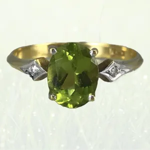 Vintage Peridot and Diamond Ring in 18K Gold. August Birthstone. 16th Anniversary.